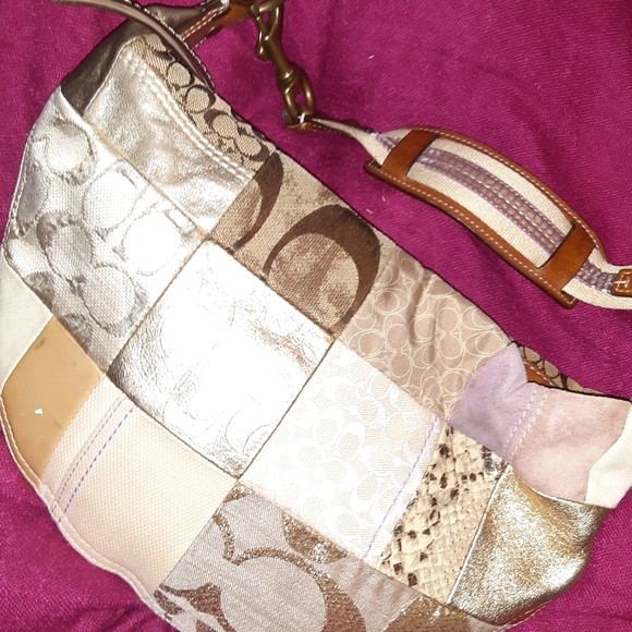 Coach - Picture 2 of 5